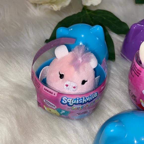 Squishville by Squishmallows 2” Mini Squishmallow with Fashion Accessory Set 6 - Picture 10 of 15